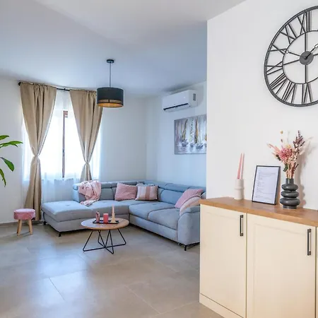 Holiday home Amazing In With Heated Swimming Pool *